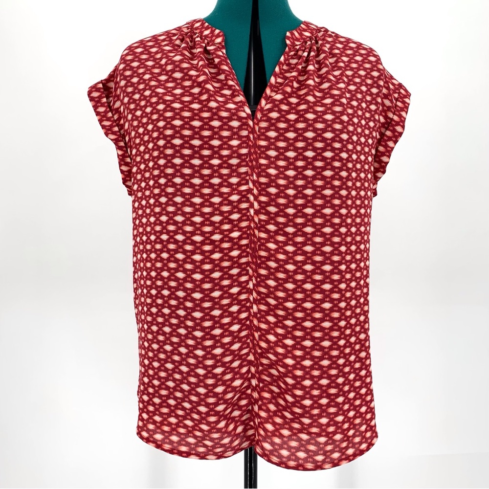 Pleione Burgundy and White Patterned Cap Sleeve Lightweight Blouse, Small